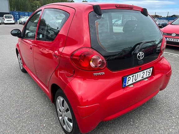 Toyota Aygo 5 of 8