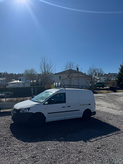 Volkswagen Caddy Maxi 2 of 5