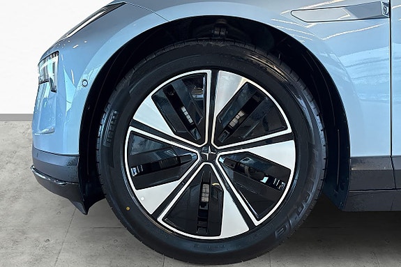 Polestar 4 6 of 30