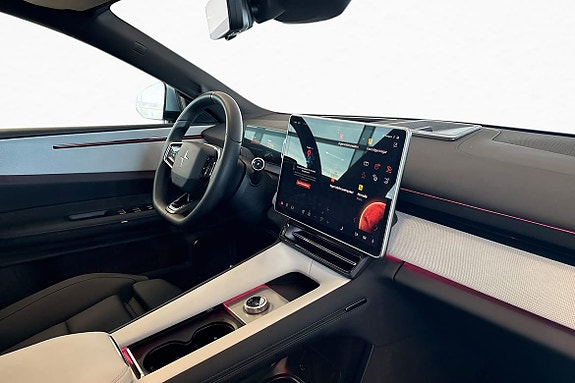Polestar 4 14 of 30