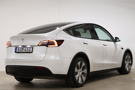 Tesla Model Y 5 of 5