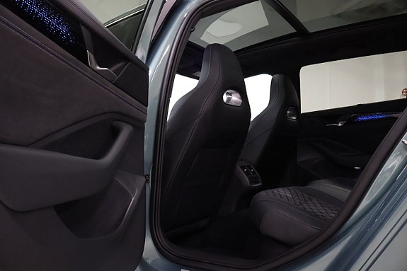 Volkswagen Passat 25 of 30