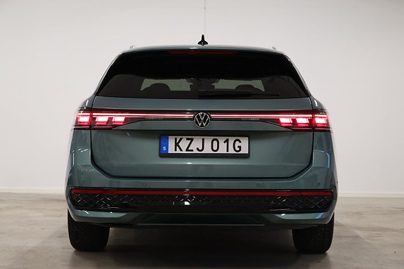 Volkswagen Passat 6 of 30