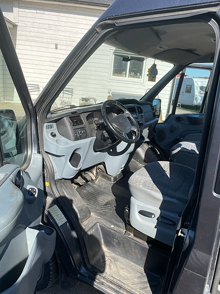 Ford Transit 2 of 4