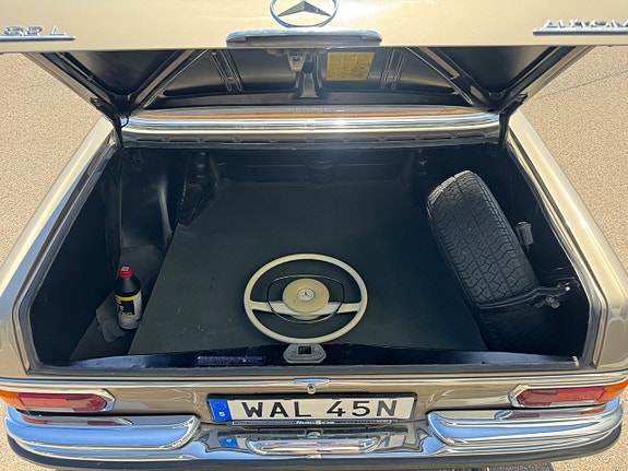 Mercedes-Benz 300 SEL 15 of 20