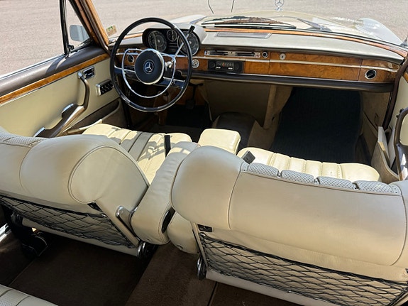 Mercedes-Benz 300 SEL 13 of 20