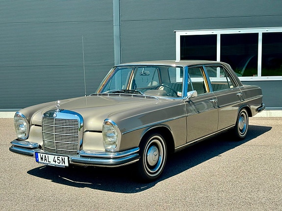 Mercedes-Benz 300 SEL 2 of 20