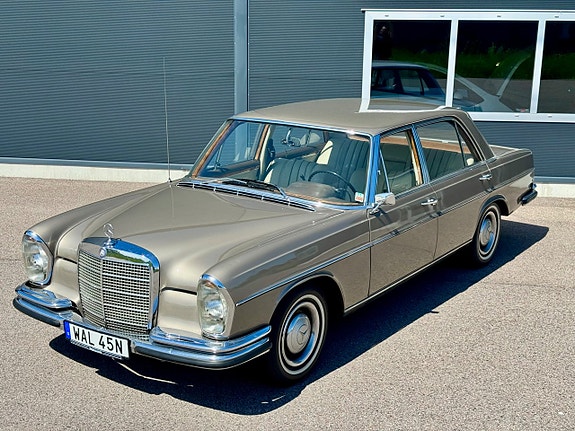 Mercedes-Benz 300 SEL