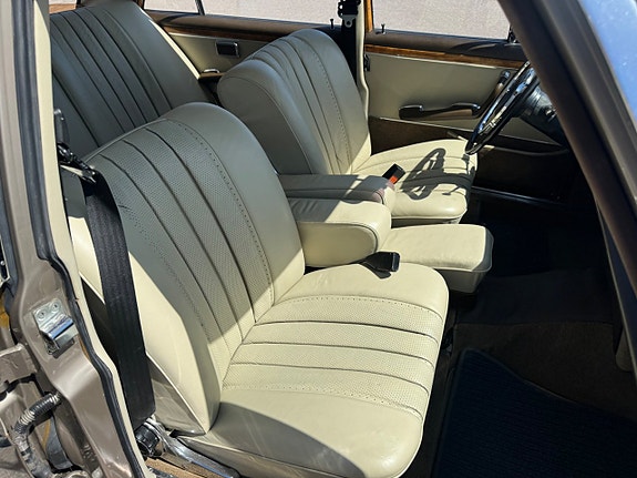 Mercedes-Benz 300 SEL 11 of 20