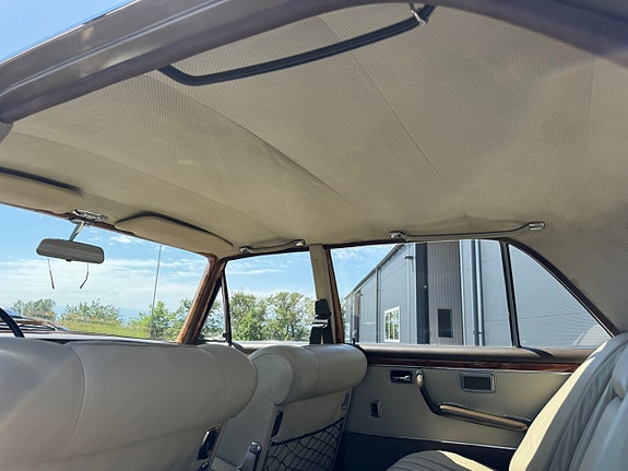 Mercedes-Benz 300 SEL 17 of 20