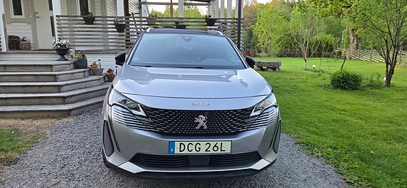 Peugeot 3008 2 of 5