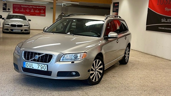 Volvo V70 4 of 5