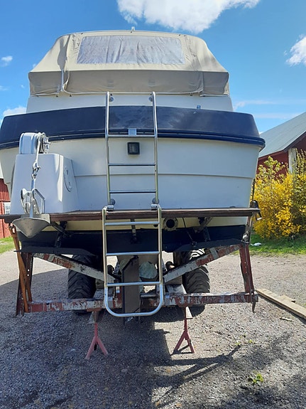 Familjevänlig motorbåt till salu 2 of 10