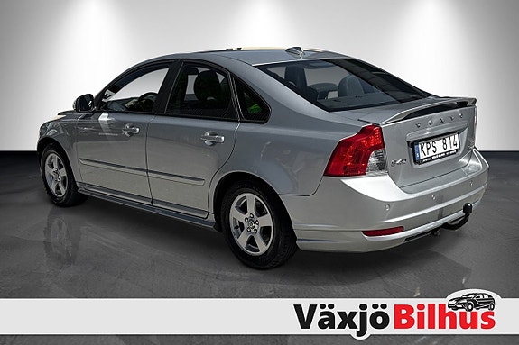 Volvo S40 2 of 5