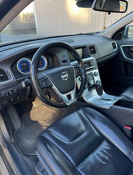 Volvo S60 5 of 5