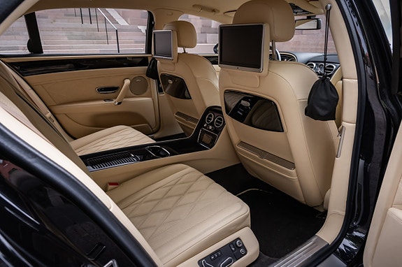 Bentley Flying Spur 26 of 30