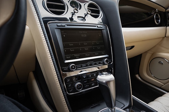 Bentley Flying Spur 29 of 30