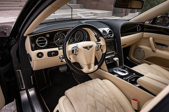 Bentley Flying Spur 30 of 30
