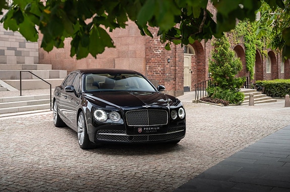 Bentley Flying Spur 4 of 5