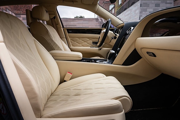 Bentley Flying Spur 23 of 30