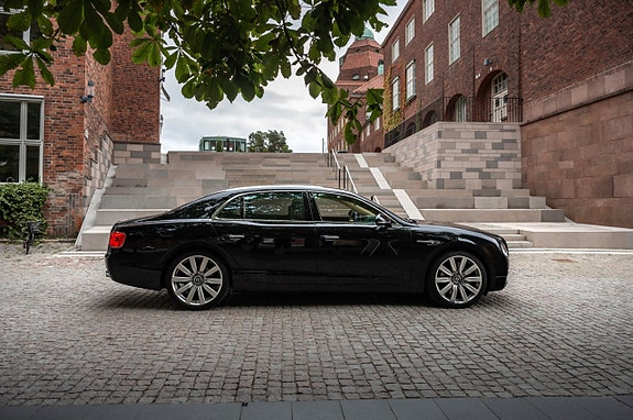 Bentley Flying Spur 15 of 30