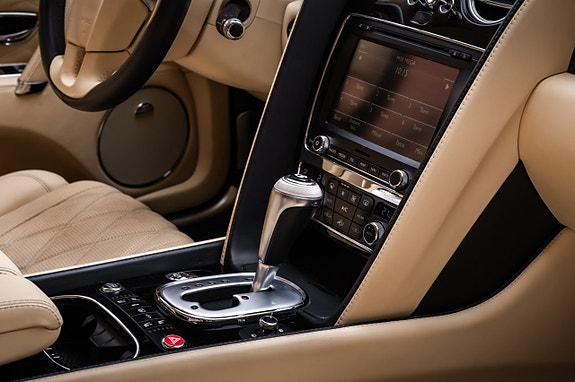 Bentley Flying Spur 22 of 30