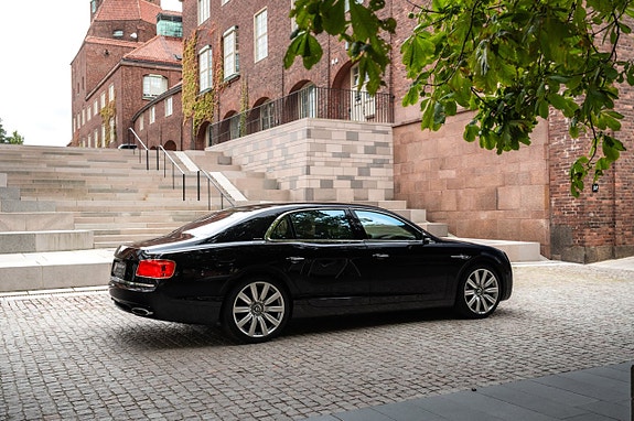 Bentley Flying Spur 11 of 30