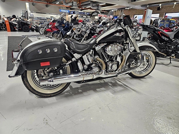 Harley-Davidson Softail Deluxe 6 of 6