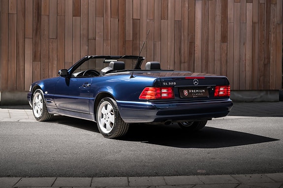 Mercedes-Benz SL320 7 of 30