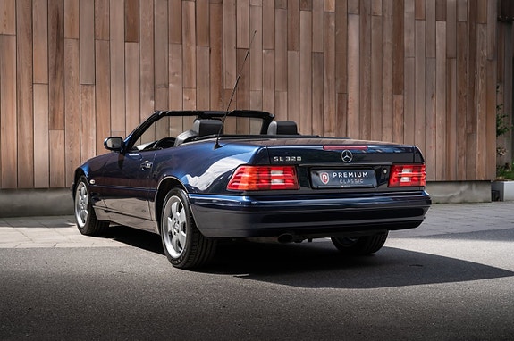 Mercedes-Benz SL320 8 of 30