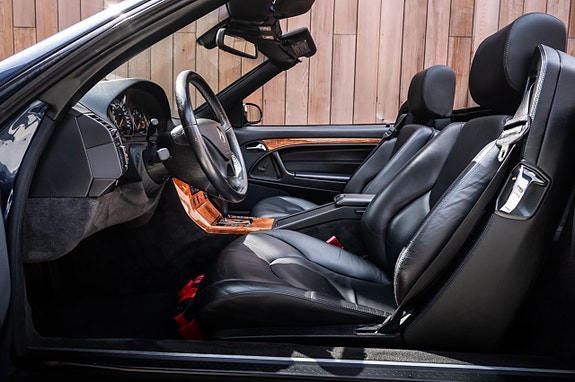 Mercedes-Benz SL320 25 of 30