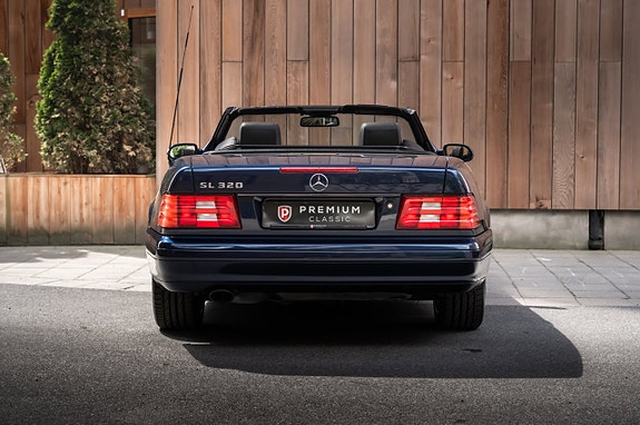 Mercedes-Benz SL320 9 of 30