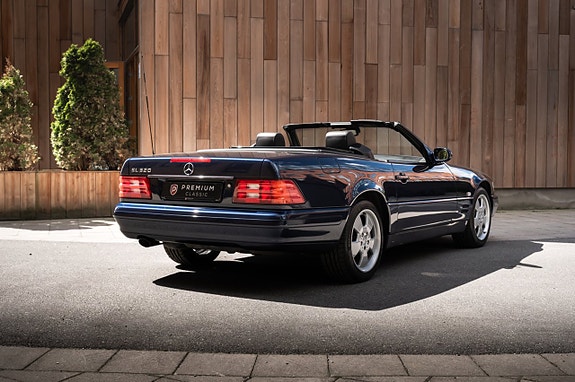 Mercedes-Benz SL320 10 of 30