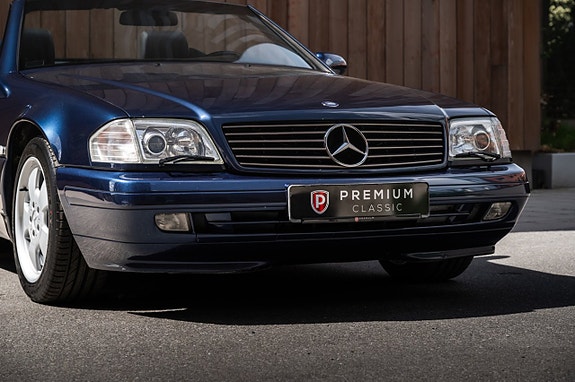 Mercedes-Benz SL320 20 of 30