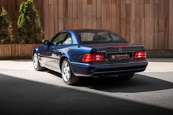 Mercedes-Benz SL320 12 of 30