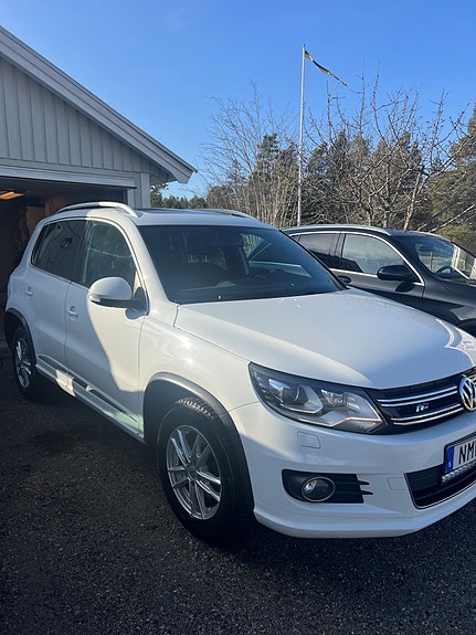 Volkswagen Tiguan 2 of 5