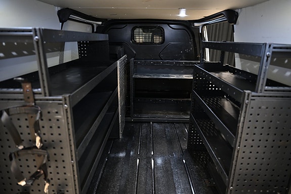 Ford Transit Custom 11 of 30