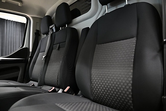Ford Transit Custom 26 of 30