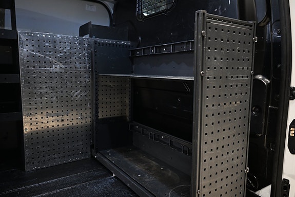 Ford Transit Custom 17 of 30