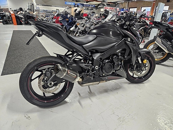 Suzuki GSX-S1000Z 18 ABS 3 of 5