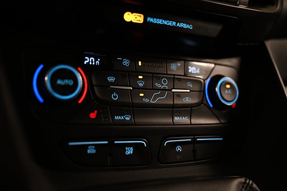 Ford Transit Connect 22 of 28
