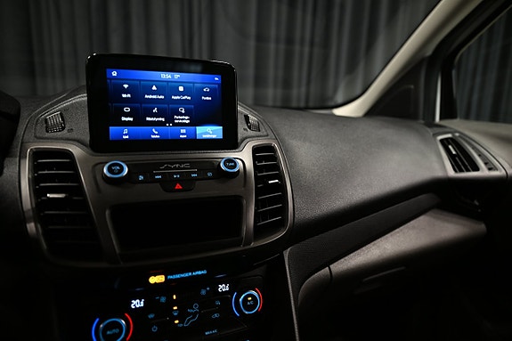 Ford Transit Connect 23 of 28