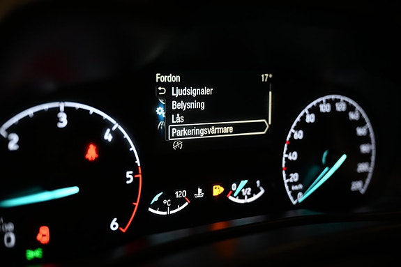 Ford Transit Connect 15 of 28