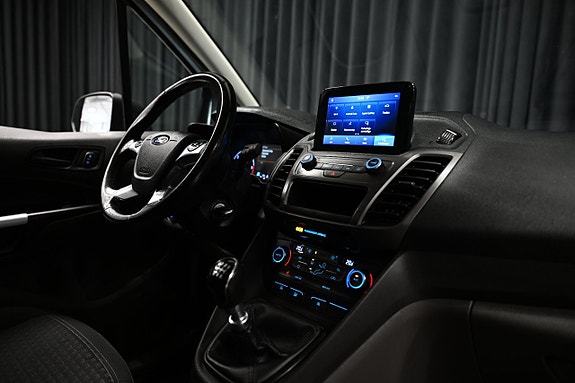 Ford Transit Connect 26 of 28