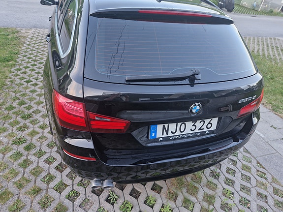 BMW 520d 3 of 5
