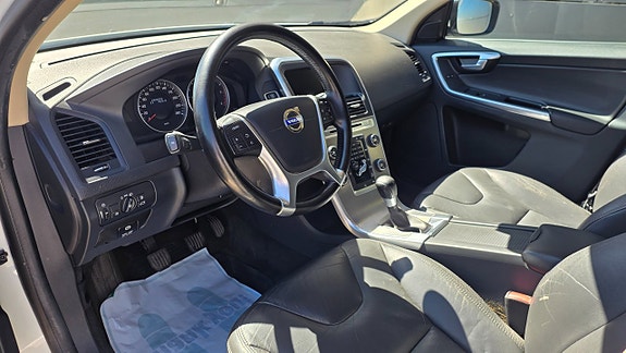 Volvo XC60 9 of 16