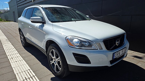 Volvo XC60 12 of 16