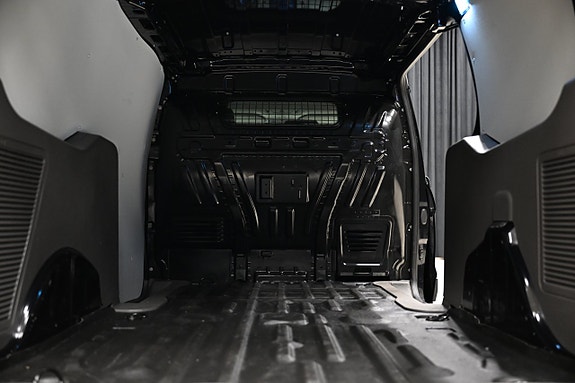 Ford Transit Connect 8 of 25