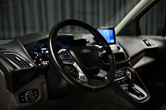 Ford Transit Connect 13 of 25