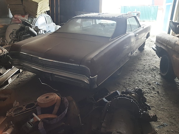 Pontiac Grand Prix 4 of 5